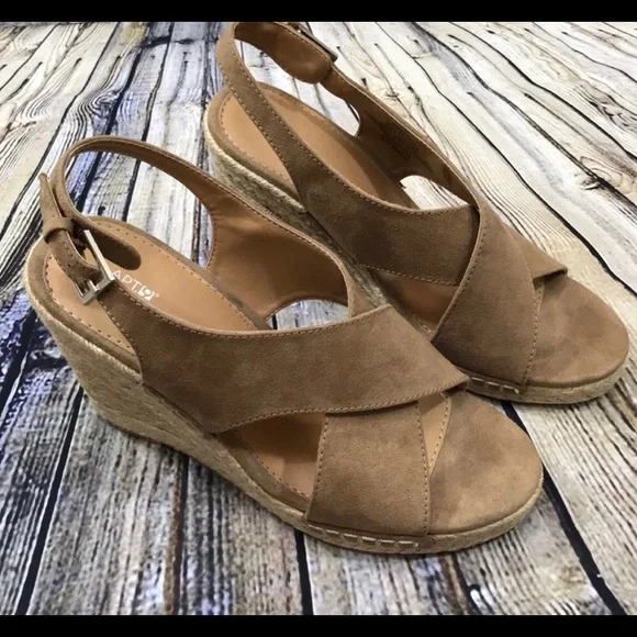 Apt. 9 Wedge Sandals - Picture 8 of 8